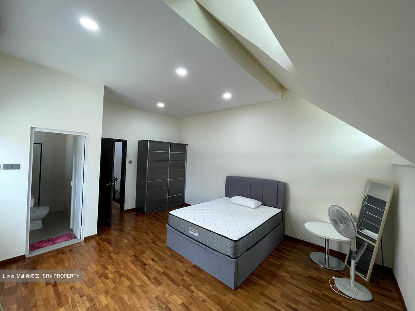 Sennett Estate (D13), Semi-Detached #496954551